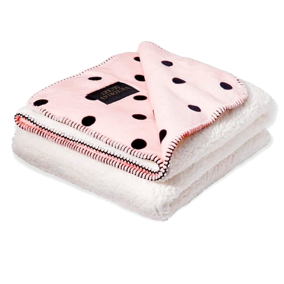 VICTORIA'S SECRET Polka Dot Sherpa Blanket! NWT!
